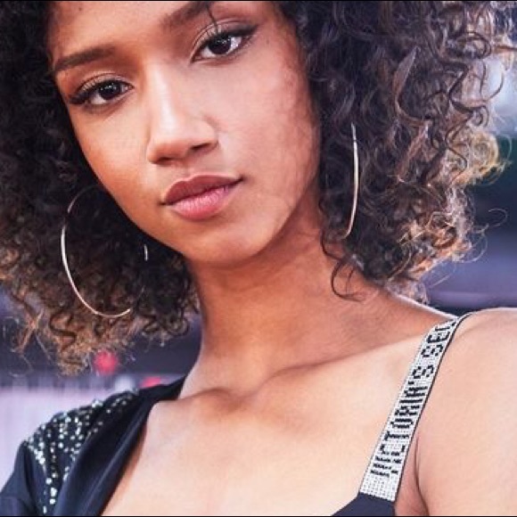 โค๏ธ VICTORIA SECRET Very Sexy V-Wire Shine Bralette - Picture 10 of 14